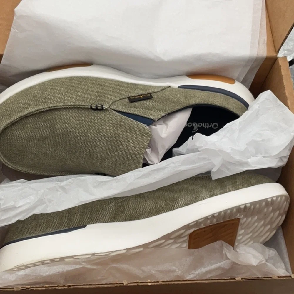 NWT OrthoComfoot Comfortable Mens Casual Slip-On Shoes - Olive size 42 US‎ 9